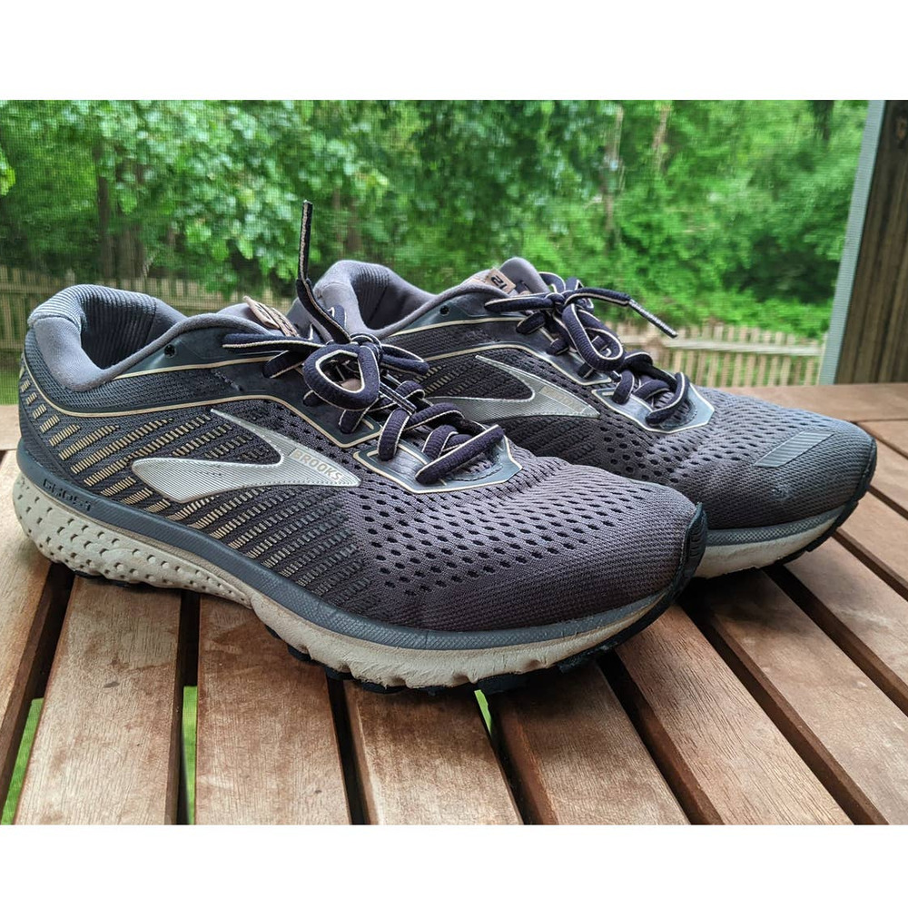 Brooks Womens Ghost 12 Gray Running Shoes Lace up Size 8.5 Wide  1203051D086